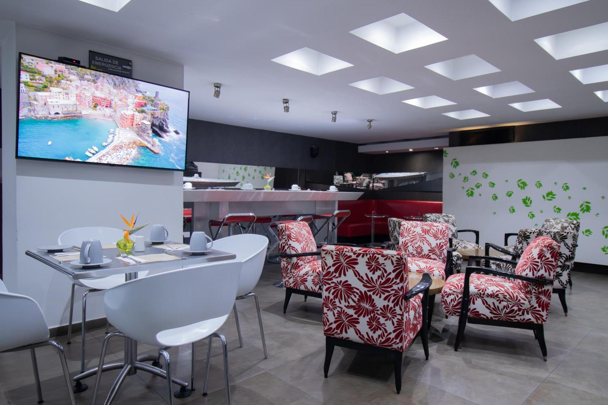San Simon Hotel Pereira By Soratama Exterior photo The lounge at the airport